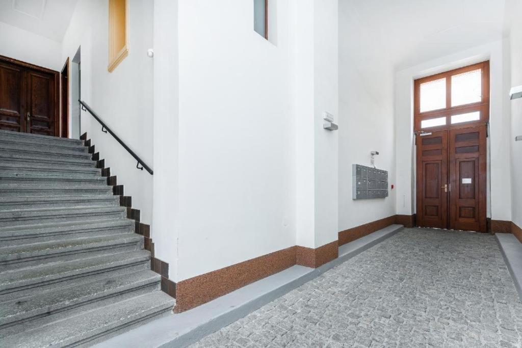 Апартаменты Nice Apartman In New Town Прага Экстерьер фото