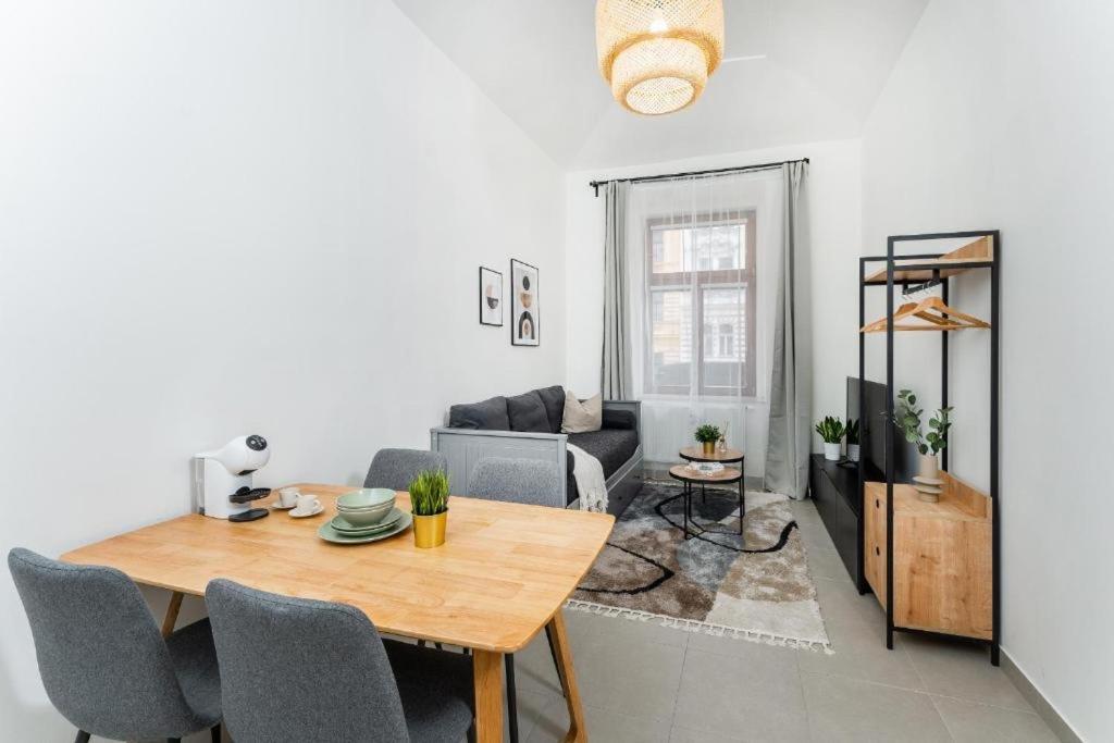 Апартаменты Nice Apartman In New Town Прага Экстерьер фото