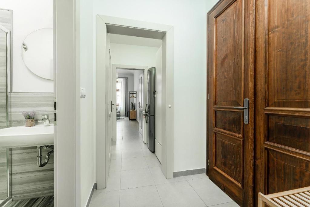 Апартаменты Nice Apartman In New Town Прага Экстерьер фото